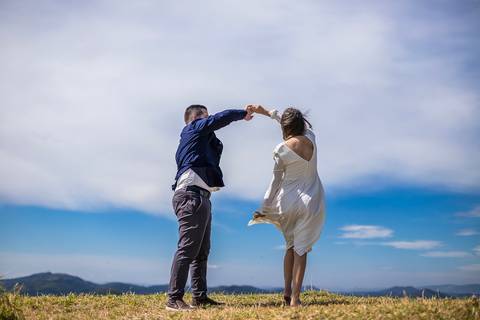 As melhores Inspiração criativas de fotos para ensaio Pré Wedding de casal, após casamento no civil no Morro do Capuava - Pirapora do Bom Jesus'