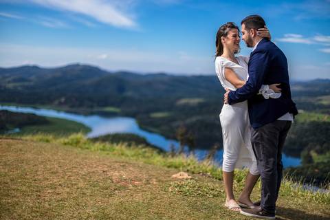 As melhores Inspiração criativas de fotos para ensaio Pré Wedding de casal, após casamento no civil no Morro do Capuava - Pirapora do Bom Jesus'