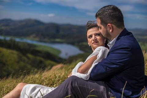 As melhores Inspiração criativas de fotos para ensaio Pré Wedding de casal, após casamento no civil no Morro do Capuava - Pirapora do Bom Jesus'