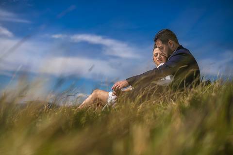 As melhores Inspiração criativas de fotos para ensaio Pré Wedding de casal, após casamento no civil no Morro do Capuava - Pirapora do Bom Jesus'