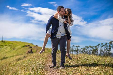 As melhores Inspiração criativas de fotos para ensaio Pré Wedding de casal, após casamento no civil no Morro do Capuava - Pirapora do Bom Jesus'