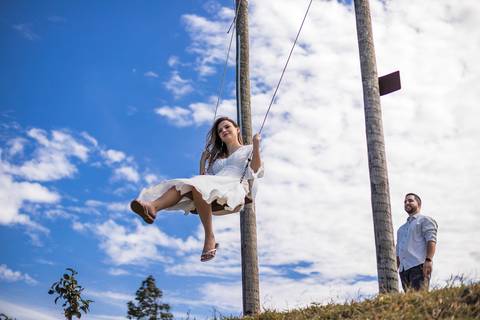 As melhores Inspiração criativas de fotos para ensaio Pré Wedding de casal, após casamento no civil no Morro do Capuava - Pirapora do Bom Jesus'