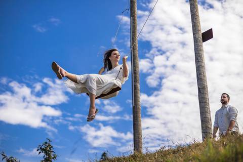 As melhores Inspiração criativas de fotos para ensaio Pré Wedding de casal, após casamento no civil no Morro do Capuava - Pirapora do Bom Jesus'