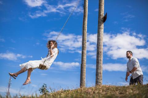 As melhores Inspiração criativas de fotos para ensaio Pré Wedding de casal, após casamento no civil no Morro do Capuava - Pirapora do Bom Jesus'