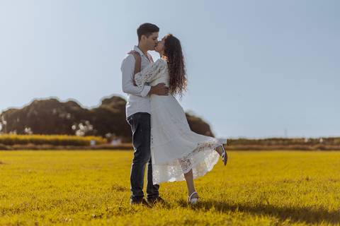 As melhores ideias e inspirações criativas de fotos para ensaio pré wedding na cidade das flores Holambra - SP'