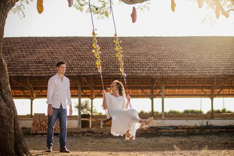As melhores ideias e inspirações criativas de fotos para ensaio pré wedding na cidade das flores Holambra - SP'