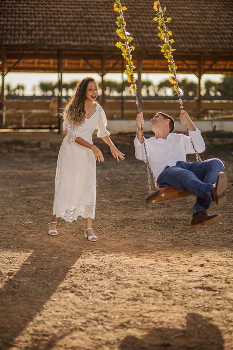 As melhores ideias e inspirações criativas de fotos para ensaio pré wedding na cidade das flores Holambra - SP'
