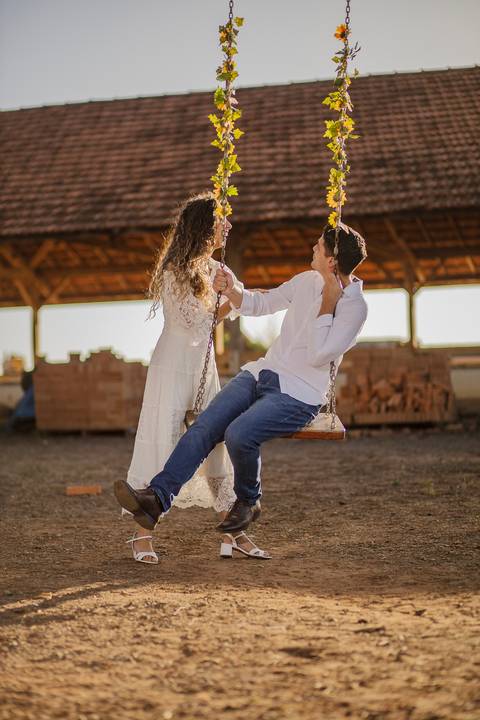 As melhores ideias e inspirações criativas de fotos para ensaio pré wedding na cidade das flores Holambra - SP'