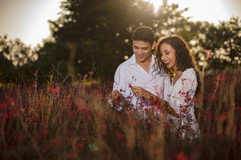 As melhores ideias e inspirações criativas de fotos para ensaio pré wedding na cidade das flores Holambra - SP'