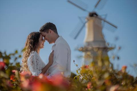 As melhores ideias e inspirações criativas de fotos para ensaio pré wedding na cidade das flores Holambra - SP'