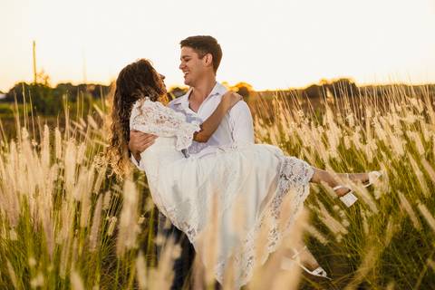 As melhores ideias e inspirações criativas de fotos para ensaio pré wedding na cidade das flores Holambra - SP'