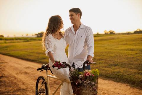 As melhores ideias e inspirações criativas de fotos para ensaio pré wedding na cidade das flores Holambra - SP'