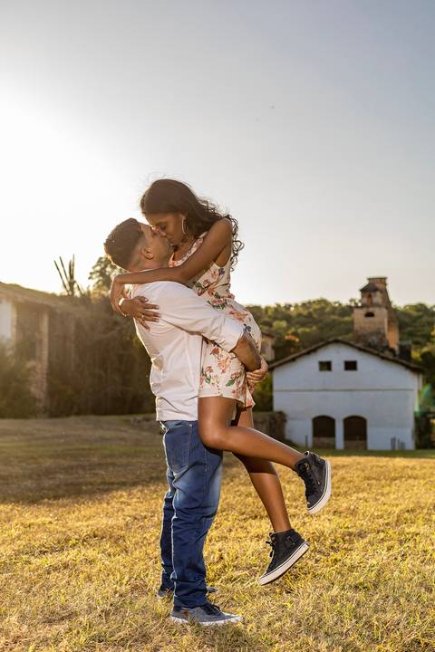 As melhores ideias e inspirações criativas de fotos para ensaio pré wedding no estilo rustico Fazenda Ipanema - SP'
