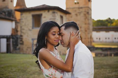 As melhores ideias e inspirações criativas de fotos para ensaio pré wedding no estilo rustico Fazenda Ipanema - SP'