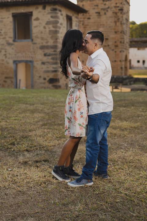 As melhores ideias e inspirações criativas de fotos para ensaio pré wedding no estilo rustico Fazenda Ipanema - SP'