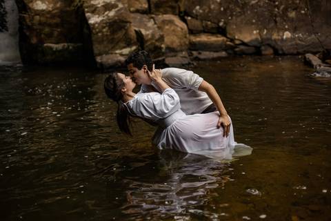 As melhores ideias e inspirações criativas de fotos para ensaio pré wedding na cidade São Francisco Xavier - SP'