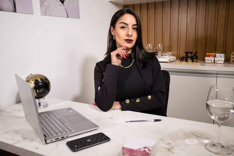 As melhores ideias e inspirações criativas de fotos para ensaio feminino'