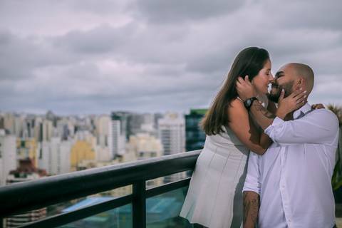As melhores ideias e inspirações criativas de fotos para ensaio pré wedding Heliponto - São Paulo'