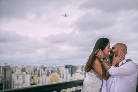 As melhores ideias e inspirações criativas de fotos para ensaio pré wedding Heliponto - São Paulo'