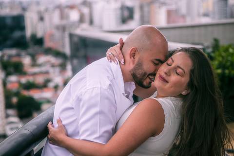 As melhores ideias e inspirações criativas de fotos para ensaio pré wedding Heliponto - São Paulo'