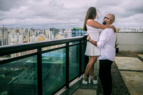 As melhores ideias e inspirações criativas de fotos para ensaio pré wedding Heliponto - São Paulo'