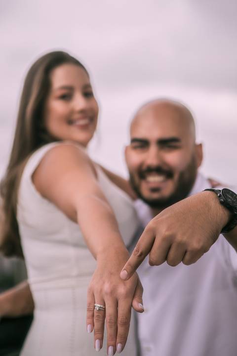 As melhores ideias e inspirações criativas de fotos para ensaio pré wedding Heliponto - São Paulo'