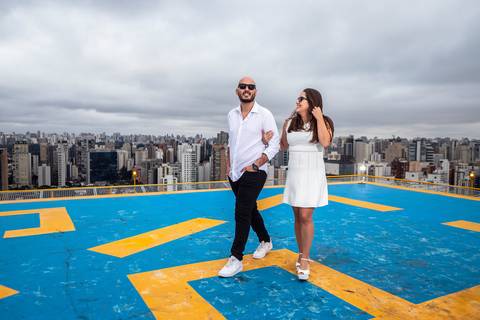 As melhores ideias e inspirações criativas de fotos para ensaio pré wedding Heliponto - São Paulo'