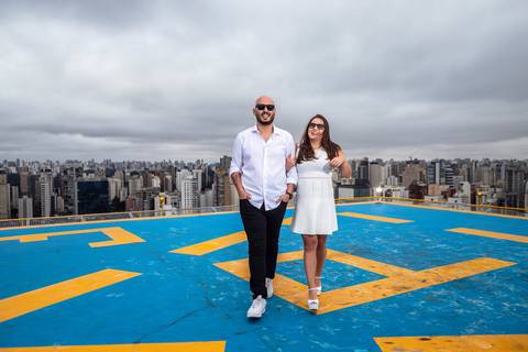 As melhores ideias e inspirações criativas de fotos para ensaio pré wedding Heliponto - São Paulo'