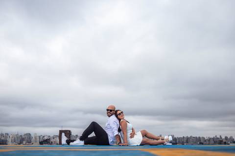 As melhores ideias e inspirações criativas de fotos para ensaio pré wedding Heliponto - São Paulo'