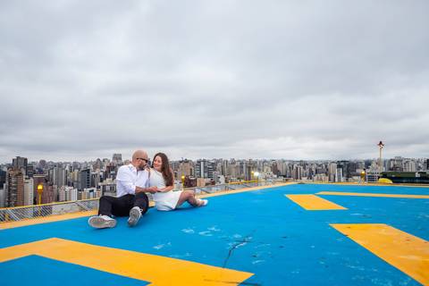 As melhores ideias e inspirações criativas de fotos para ensaio pré wedding Heliponto - São Paulo'