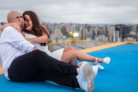 As melhores ideias e inspirações criativas de fotos para ensaio pré wedding Heliponto - São Paulo'