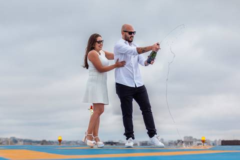 As melhores ideias e inspirações criativas de fotos para ensaio pré wedding Heliponto - São Paulo'