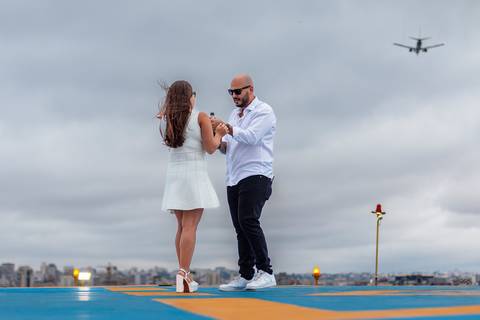 As melhores ideias e inspirações criativas de fotos para ensaio pré wedding Heliponto - São Paulo'