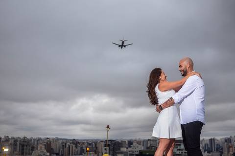 As melhores ideias e inspirações criativas de fotos para ensaio pré wedding Heliponto - São Paulo'
