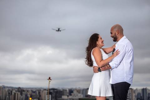 As melhores ideias e inspirações criativas de fotos para ensaio pré wedding Heliponto - São Paulo'