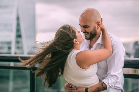 As melhores ideias e inspirações criativas de fotos para ensaio pré wedding Heliponto - São Paulo'