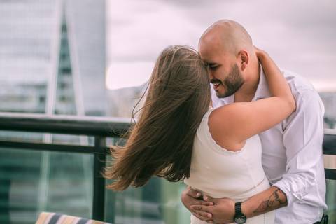 As melhores ideias e inspirações criativas de fotos para ensaio pré wedding Heliponto - São Paulo'