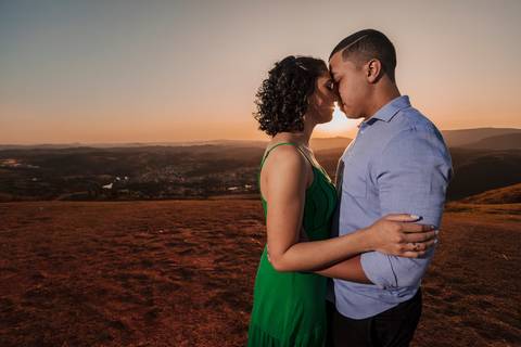 As melhores ideias e inspirações criativas de fotos para ensaio pré wedding no Morro do Capuava - SP'