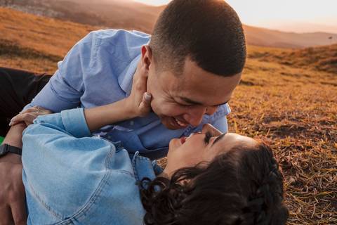 As melhores ideias e inspirações criativas de fotos para ensaio pré wedding no Morro do Capuava - SP'