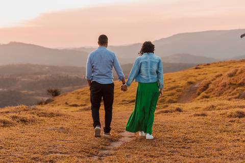 As melhores ideias e inspirações criativas de fotos para ensaio pré wedding no Morro do Capuava - SP'