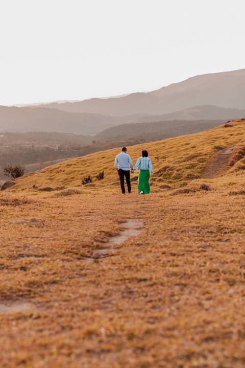 As melhores ideias e inspirações criativas de fotos para ensaio pré wedding no Morro do Capuava - SP'