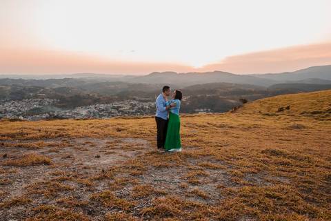 As melhores ideias e inspirações criativas de fotos para ensaio pré wedding no Morro do Capuava - SP'