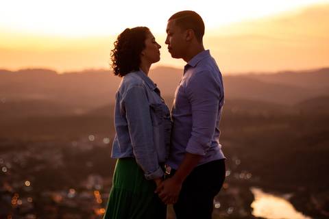 As melhores ideias e inspirações criativas de fotos para ensaio pré wedding no Morro do Capuava - SP'