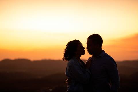 As melhores ideias e inspirações criativas de fotos para ensaio pré wedding no Morro do Capuava - SP'