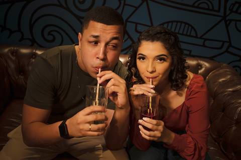 As melhores ideias e inspirações criativas de fotos para ensaio pré wedding no The New York Coffee - SP'