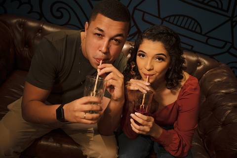 As melhores ideias e inspirações criativas de fotos para ensaio pré wedding no The New York Coffee - SP'