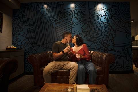 As melhores ideias e inspirações criativas de fotos para ensaio pré wedding no The New York Coffee - SP'