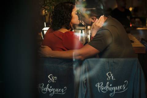 As melhores ideias e inspirações criativas de fotos para ensaio pré wedding no The New York Coffee - SP'