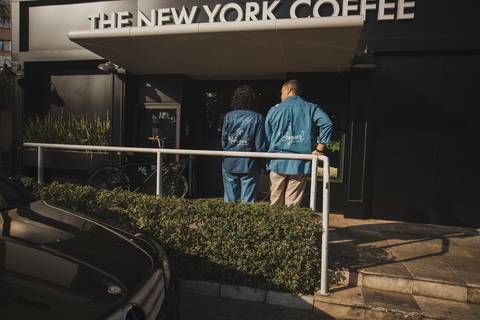 As melhores ideias e inspirações criativas de fotos para ensaio pré wedding no The New York Coffee - SP'