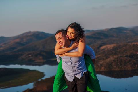 As melhores ideias e inspirações criativas de fotos para ensaio pré wedding no Morro do Capuava - SP'